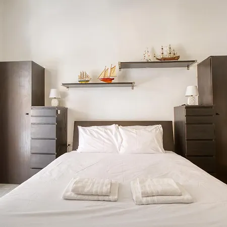 Three Cities 3 Bedroom Townhouse With Rooftop Terrace And Marina Views بيرغو