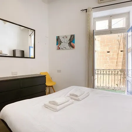 Three Cities 3 Bedroom Townhouse With Rooftop Terrace And Marina Views بيرغو