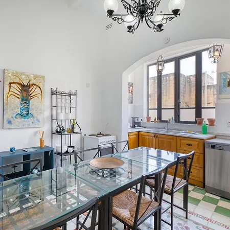 Three Cities 3 Bedroom Townhouse With Rooftop Terrace And Marina Views بيرغو