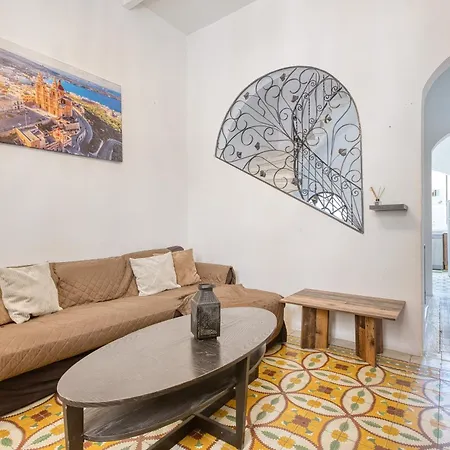 شقة Three Cities 3 Bedroom Townhouse With Rooftop Terrace And Marina Views بيرغو