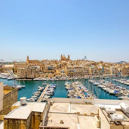 Three Cities 3 Bedroom Townhouse With Rooftop Terrace And Marina Views شقة *