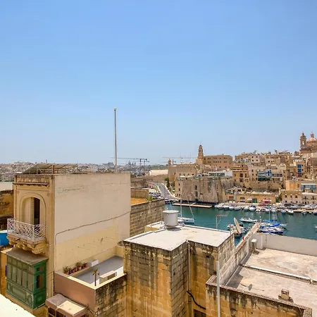 Three Cities 3 Bedroom Townhouse With Rooftop Terrace And Marina Views