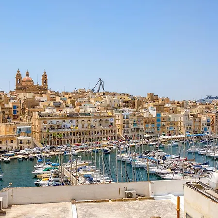 شقة Three Cities 3 Bedroom Townhouse With Rooftop Terrace And Marina Views